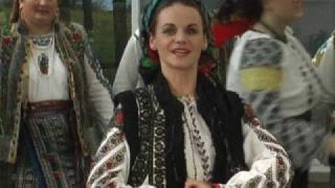When I hear the fiddle playing by Romanian Folk