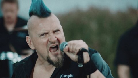 Pyynt� (Request) by Klamydia